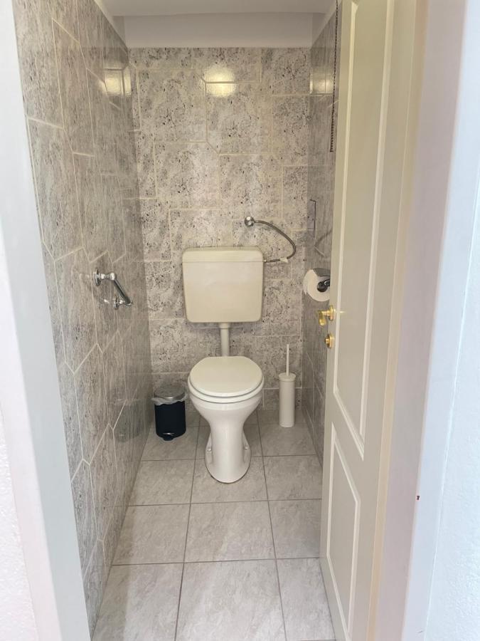 Cosy Apartment Near Schoenbrunn & Meidlinger Market Виена Екстериор снимка